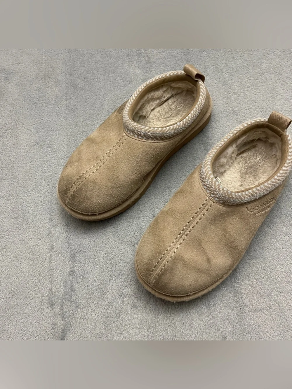 Koolaburra by UGG 1159670K Sand BURREE SLIPPERS Faux Fur Lining Size 1